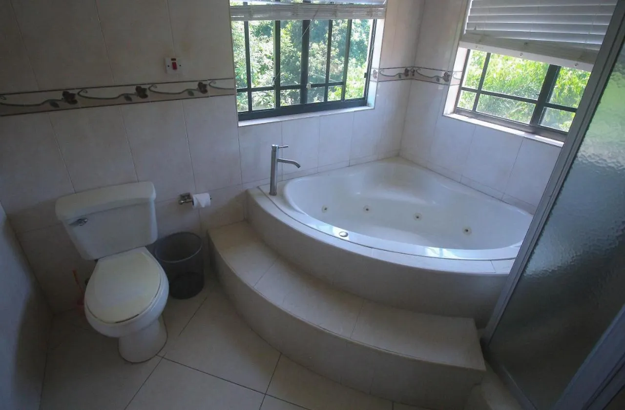 Villa Luxury 10 Bedroom Villa-Millbrooks Montego Bay