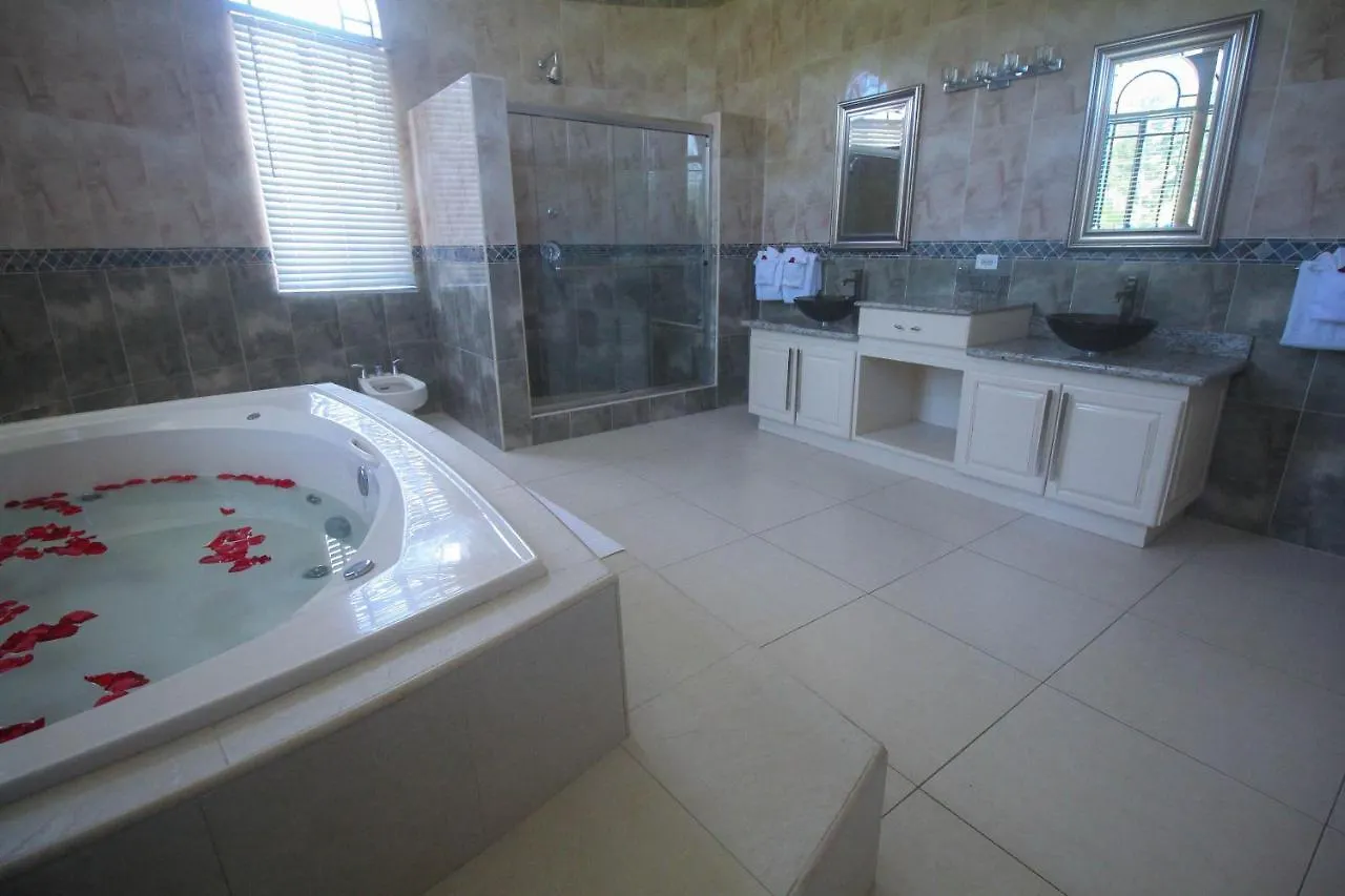 Luxury 10 Bedroom Villa-Millbrooks Montego Bay 0*,  Jamaika