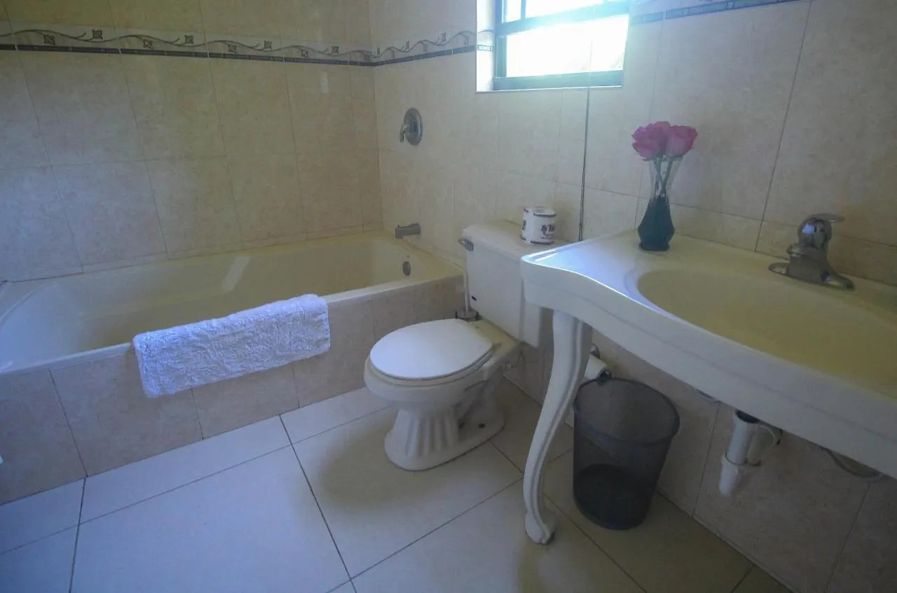 Luxury 10 Bedroom Villa-Millbrooks Montego Bay